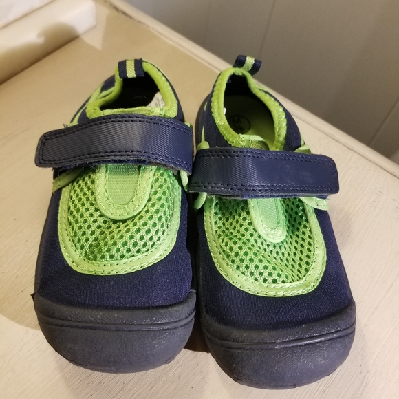 cat & jack water shoes